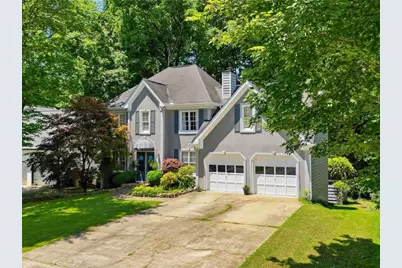 717 Jamie Way NE, Woodstock, GA 30188 - Photo 2