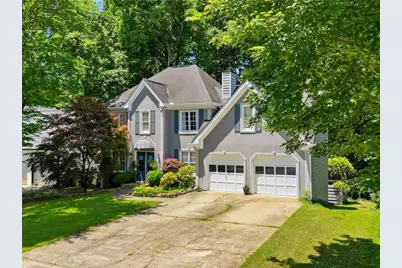 717 Jamie Way NE, Woodstock, GA 30188 - Photo 2