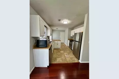 824 Greenhedge Drive, Stone Mountain, GA 30088 - Photo 2