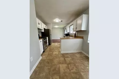824 Greenhedge Drive, Stone Mountain, GA 30088 - Photo 4