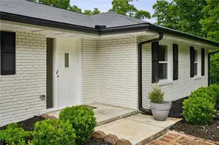 5638 Sherrell Dr, Atlanta, GA 30342 - Photo 2