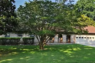 457 Castleaire Dr SW, Stone Mountain, GA 30087 - Photo 2