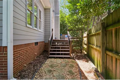 1104 Chantilly Crescent NE, Atlanta, GA 30324 - Photo 34