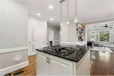 1104 Chantilly Crescent NE, Atlanta, GA 30324 - Photo 8