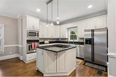 1104 Chantilly Crescent NE, Atlanta, GA 30324 - Photo 6