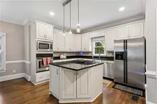 1104 Chantilly Crescent NE, Atlanta, GA 30324 - Photo 6