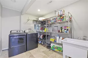 9785 La View Cir, Roswell, GA 30075 - Photo 8