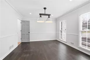 9785 La View Cir, Roswell, GA 30075 - Photo 4