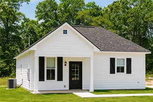 110 Pine Point Cir, Sylvester, GA 31791 - Photo 1