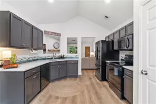 27 Otter Ln, Hoschton, GA 30548 - Photo 10