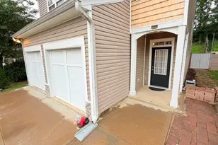 385 Cool Weather Dr, Lawrenceville, GA 30045 - Photo 2