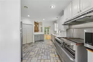 6137 White Oak Dr, Flowery Branch, GA 30542 - Photo 18