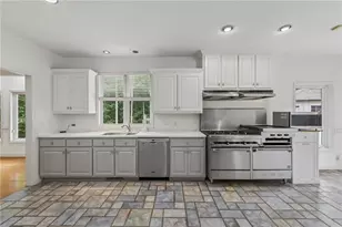6137 White Oak Dr, Flowery Branch, GA 30542 - Photo 18