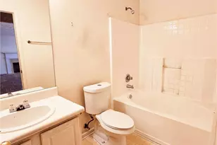 8208 Wynfield Dr, Jonesboro, GA 30238 - Photo 14