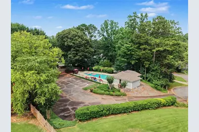 4064 Longford Drive NE, Marietta, GA 30066 - Photo 4