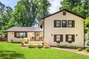 2262 Stag Run, Suwanee, GA 30024 - Photo 2