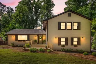 2262 Stag Run, Suwanee, GA 30024 - Photo 2
