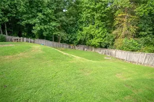1805 Campbell Ives Dr, Lawrenceville, GA 30045 - Photo 18