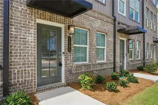 1422 Creekside Circle, Atlanta, GA 30318 - Photo 2