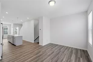 1422 Creekside Circle, Atlanta, GA 30318 - Photo 8