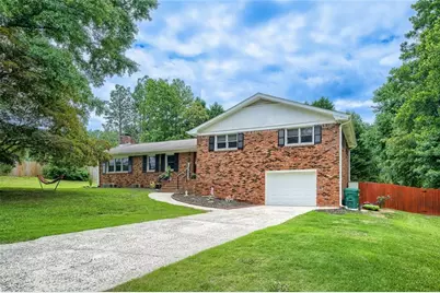 620 Ravenwood Drive, Woodstock, GA 30188 - Photo 2