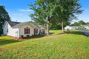 4466 Big Bluff Ct, Douglasville, GA 30135 - Photo 4