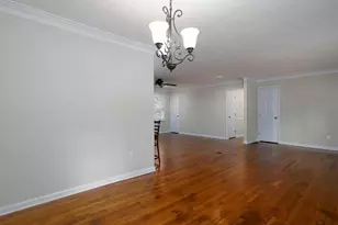 226 King David Dr SW, Lilburn, GA 30047 - Photo 10