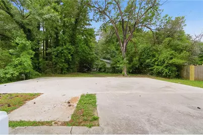 739 S Carter Drive, Jonesboro, GA 30236 - Photo 2