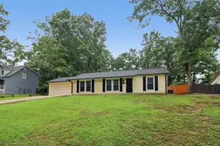 923 Bay Berry Ln, Lawrenceville, GA 30043 - Photo 2