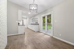 923 Bay Berry Ln, Lawrenceville, GA 30043 - Photo 8