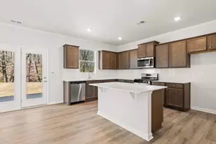 1401 Lincoln Ln, Braselton, GA 30517 - Photo 6