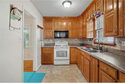 3418 Lake Drive, Lawrenceville, GA 30044 - Photo 10
