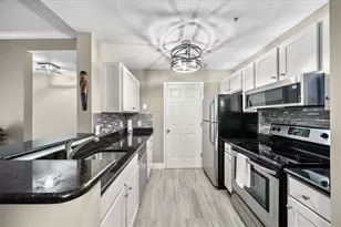 1074 Peachtree Walk NE, Atlanta, GA 30309 - Photo 8