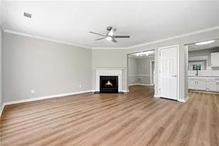 5651 Wells Cir, Stone Mountain, GA 30087 - Photo 4