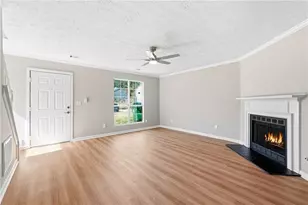 5651 Wells Cir, Stone Mountain, GA 30087 - Photo 6