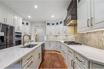 5298 Brookelake Drive, Dunwoody, GA 30338 - Photo 10