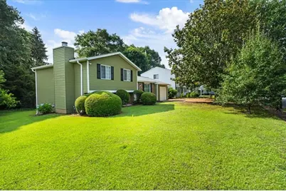10455 Worthington Hills Manor, Roswell, GA 30076 - Photo 2