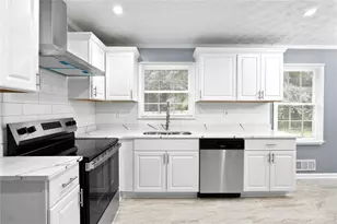 46 Stone Wood Ln, Lawrenceville, GA 30046 - Photo 2