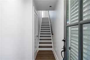4471 Dandelion Ln, Atlanta, GA 30342 - Photo 8