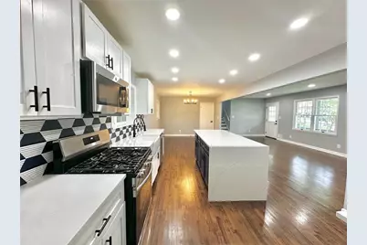 210 Suburban Drive NE, Kennesaw, GA 30144 - Photo 10
