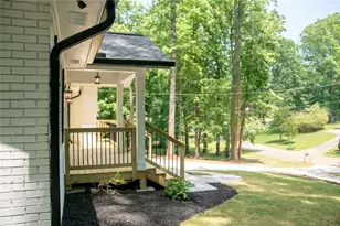 5545 Crestview Dr, Acworth, GA 30102 - Photo 4