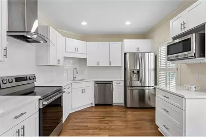3685 Peachtree Road NE #16, Atlanta, GA 30319 - Photo 18