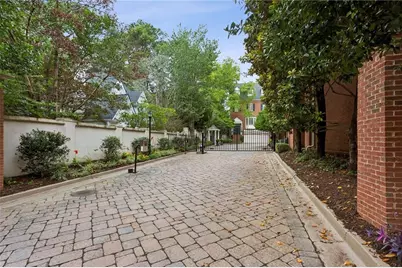 3685 Peachtree Road NE #16, Atlanta, GA 30319 - Photo 46