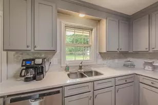 880 Virginia Ct SE, Conyers, GA 30094 - Photo 4
