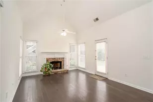 1233 Parkview Ln NW, Kennesaw, GA 30152 - Photo 6