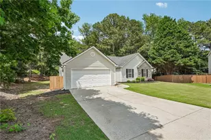 2782 Wilding Green Ln, Dacula, GA 30019 - Photo 2