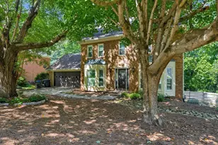 27 Planters Dr, Lilburn, GA 30047 - Photo 2