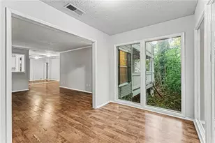1201 Vicksburg Pl, Atlanta, GA 30350 - Photo 12