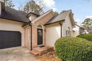 458 Stonebridge Ct, Stone Mountain, GA 30083 - Photo 2