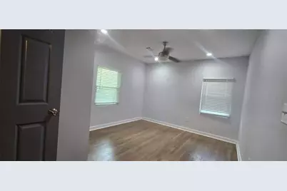 2410 Macon Drive SW, Atlanta, GA 30315 - Photo 10